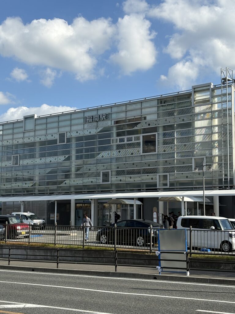 福間駅のみやじ口側の正面入口。