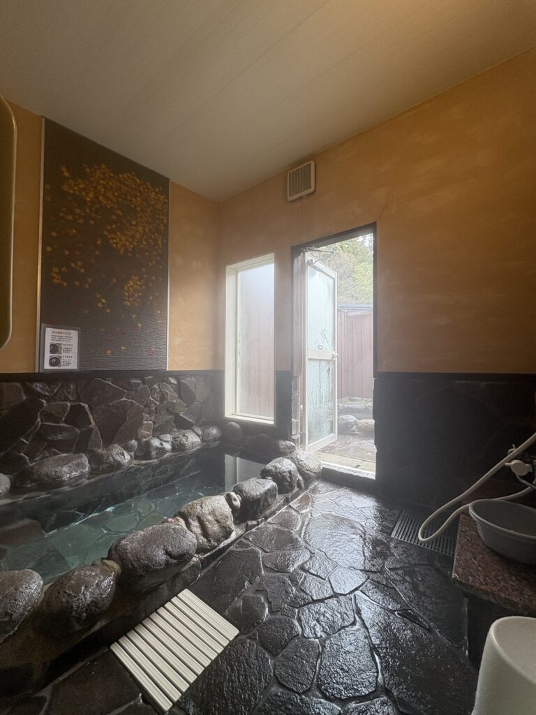 平山温泉 名花 BIJINNOYUの家族風呂 内湯